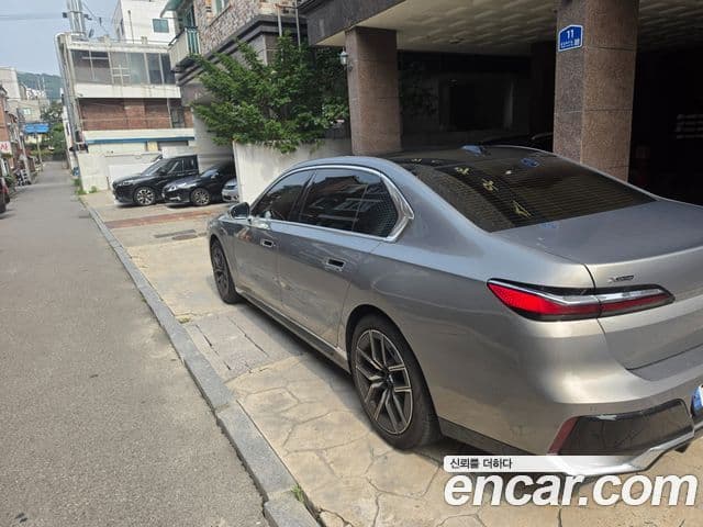 BMW 7 Series 2023 — фото 4 из 14