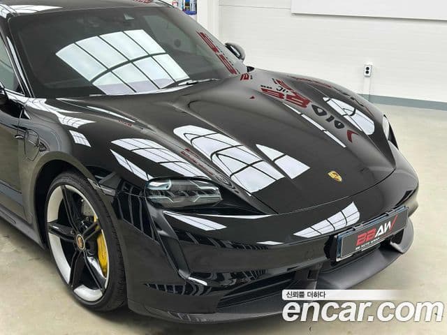 Porsche Taycan 2021 — Photo 4/20