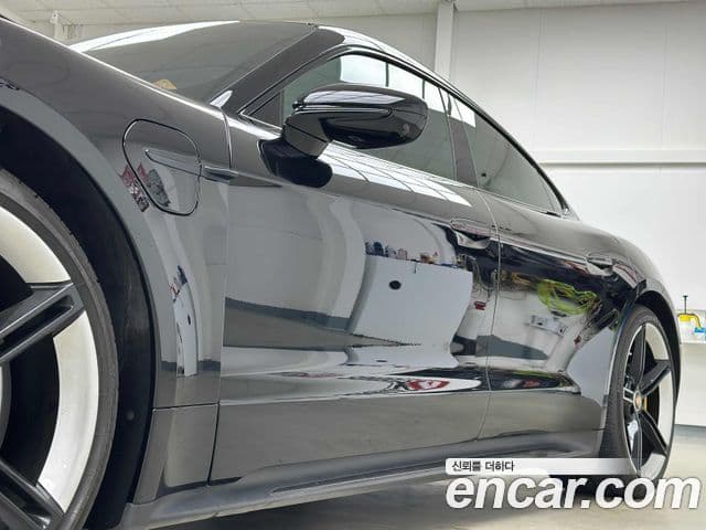Porsche Taycan 2021 — Photo 10/20