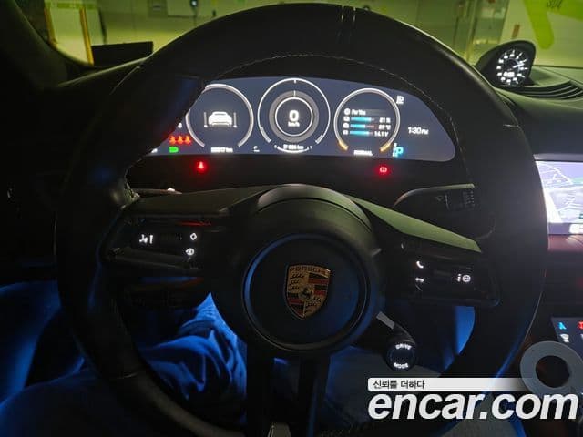 Porsche Taycan 2021 — Photo 16/20