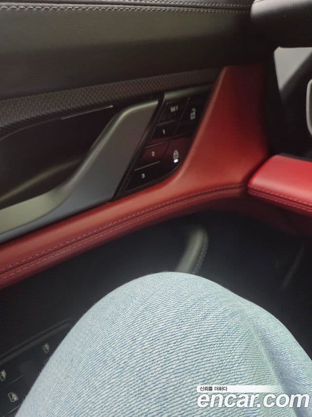 Porsche Taycan 2021 — Photo 6/20