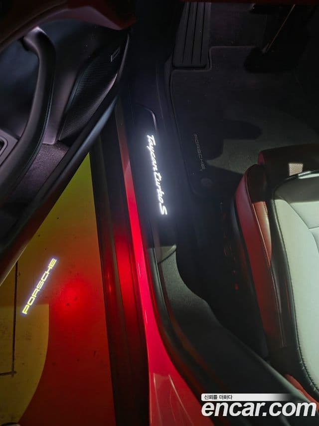 Porsche Taycan 2021 — Photo 3/20