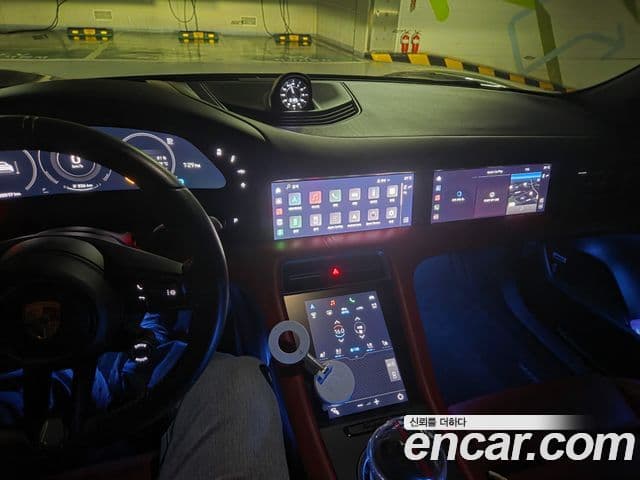 Porsche Taycan 2021 — Photo 20/20