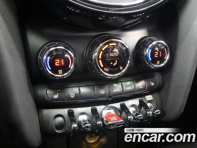 Mini Cooper S 2020 — ფოტო 16/20