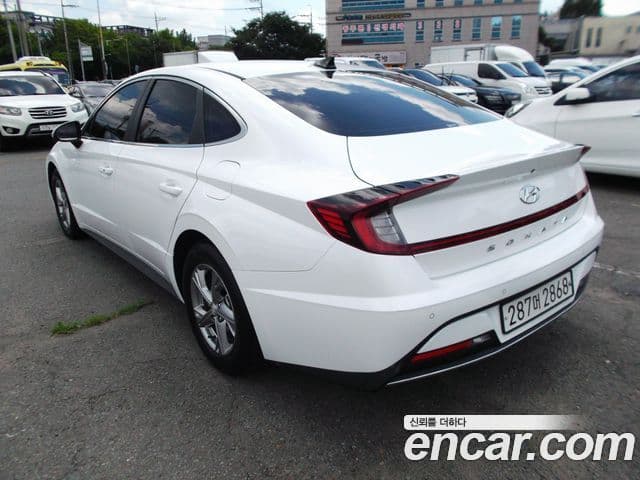 Hyundai Sonata 2022 — ფოტო 5/19
