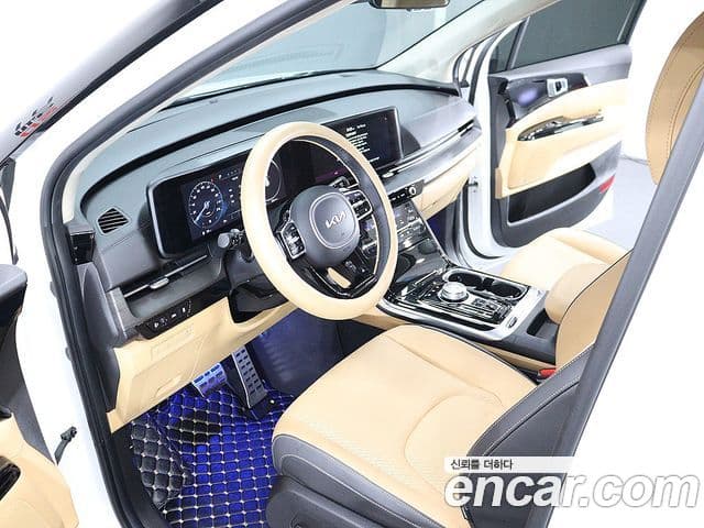 Kia Carnival 2022 — фото 6 из 20