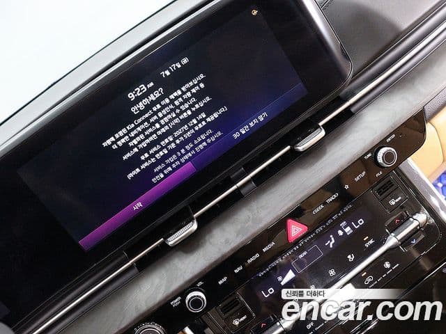 Kia Carnival 2022 — фото 17 из 20