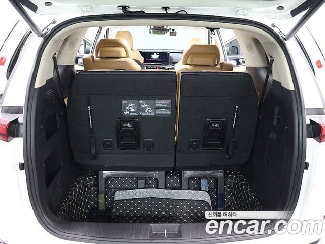 Kia Carnival 2022 — фото 20 из 20