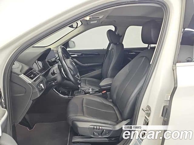BMW X1 2021 — Şəkil 10/19