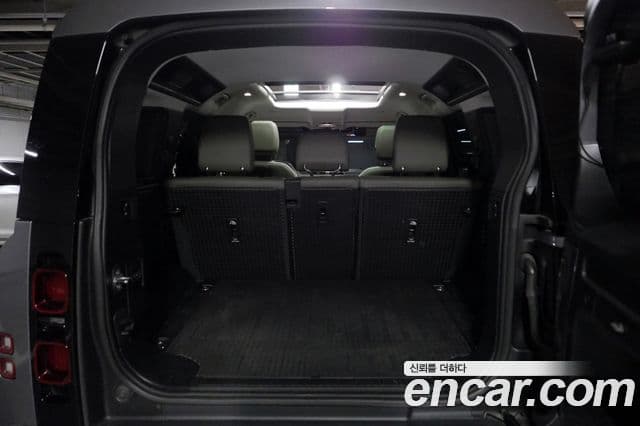 Land Rover Defender 2021 — Photo 14/19