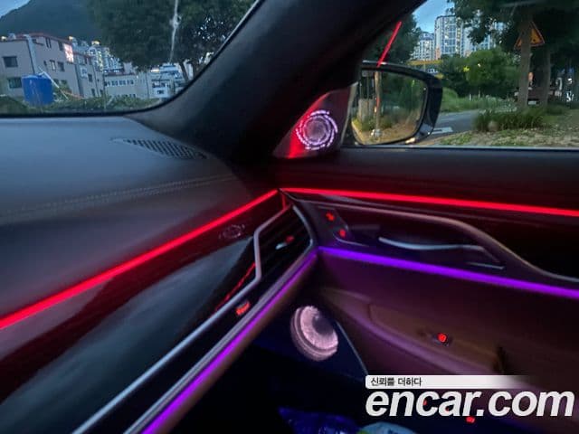 BMW 7 Series 2022 — фото 14 из 20
