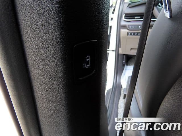 Kia Carnival 2023 — Фото 17/20