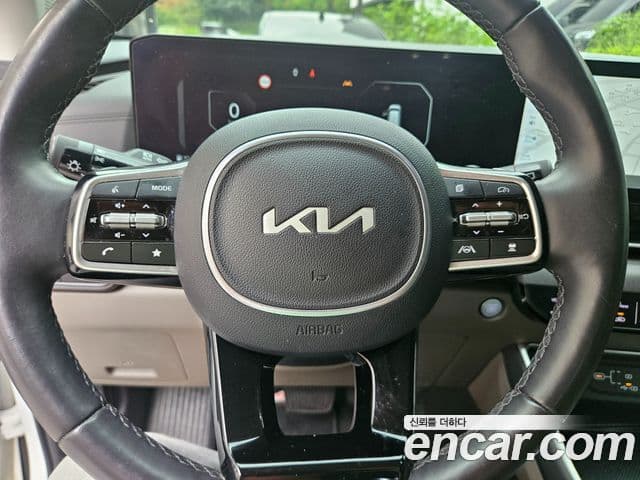 Kia Carnival 2024 — фото 8 из 14