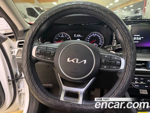 Kia K5 2023 — фото 8 из 19