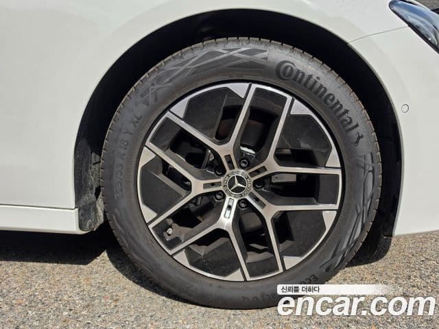 Mercedes-Benz E-Class 2025 — ფოტო 15/17
