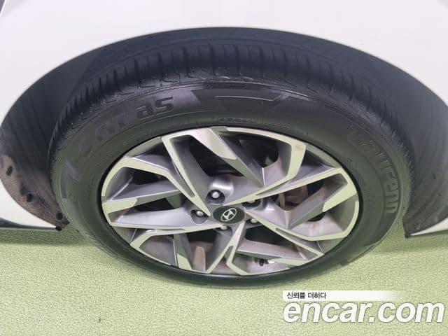 Hyundai Sonata 2022 — Şəkil 16/18