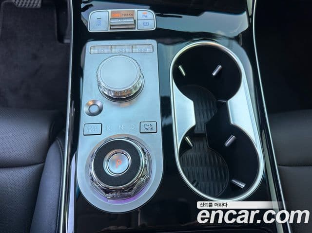 Genesis GV70 2025 — Şəkil 12/20