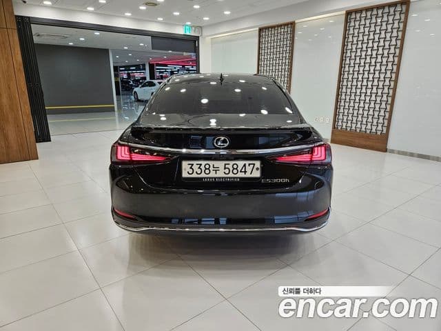 Lexus ES300h 2025 — Şəkil 3/15