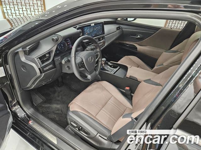 Lexus ES300h 2025 — Şəkil 12/15