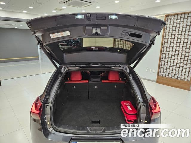 Lexus UX300h 2025 — ფოტო 4/15