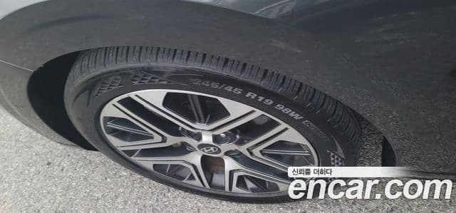 Hyundai Grandeur 2023 — ფოტო 4/18
