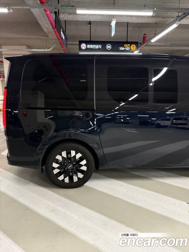 Hyundai Staria 2024 — фото 2 из 9