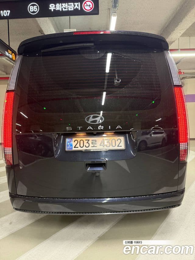 Hyundai Staria 2024 — фото 4 из 9