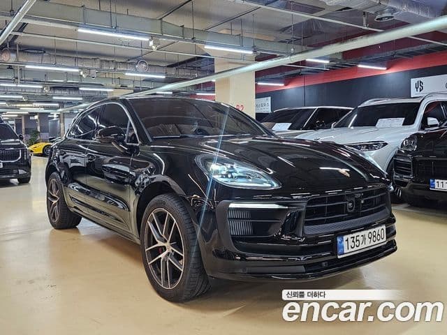 Porsche Macan 2022 — ფოტო 3/9