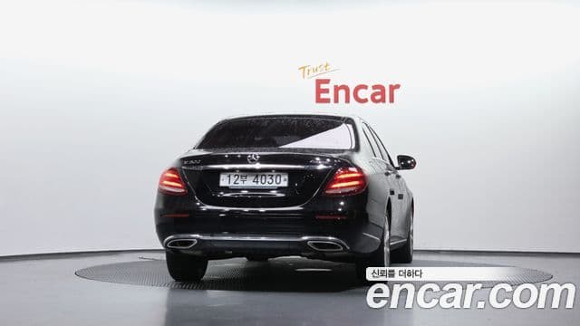 Mercedes-Benz E-Class 2018 — ფოტო 4/20