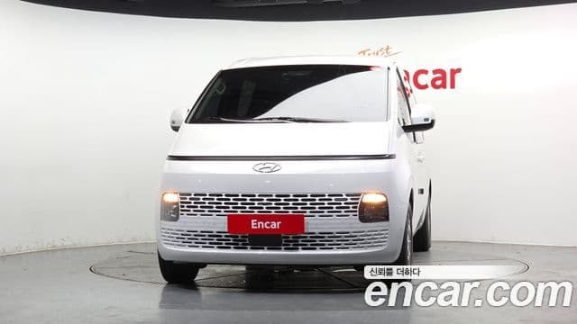 Hyundai Staria 2023 — ფოტო 3/20