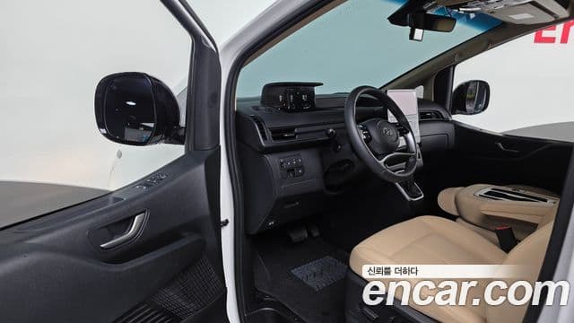 Hyundai Staria 2023 — ფოტო 10/20