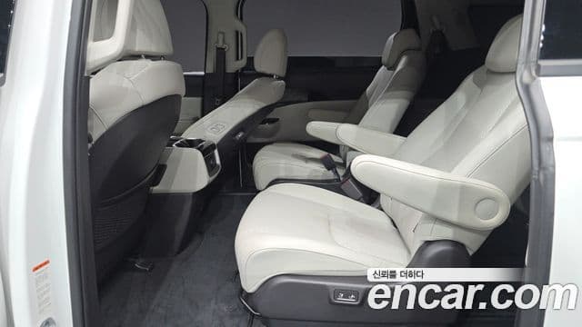 Kia Carnival 2022 — Фото 12/20