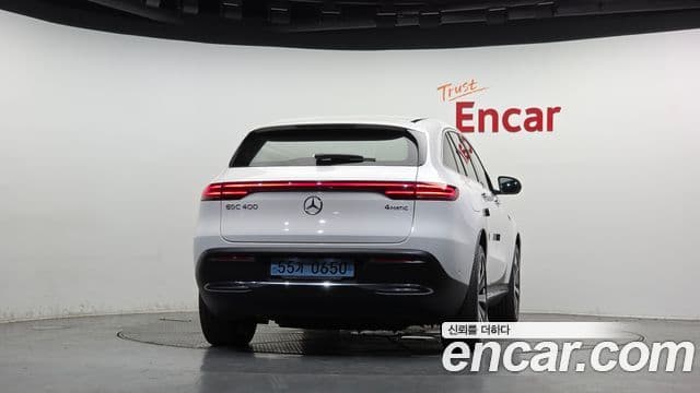 Mercedes-Benz EQC 2020 — ფოტო 3/20