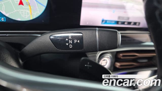 Mercedes-Benz EQC 2020 — ფოტო 12/20