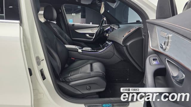 Mercedes-Benz EQC 2020 — ფოტო 7/20