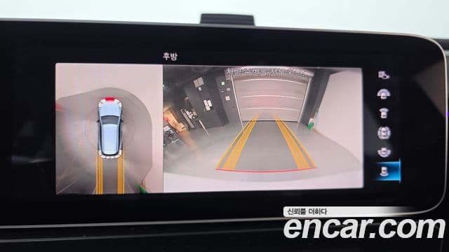Mercedes-Benz EQC 2020 — ფოტო 14/20
