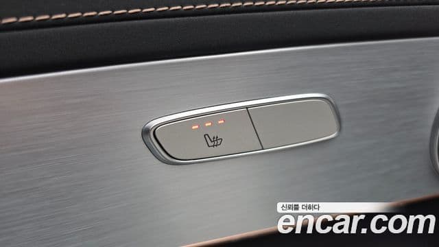 Mercedes-Benz EQC 2020 — ფოტო 10/20