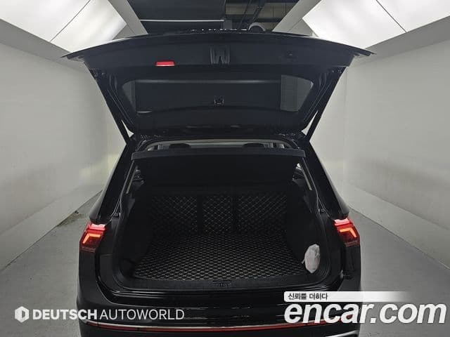 Volkswagen Tiguan 2024 — Photo 6/20