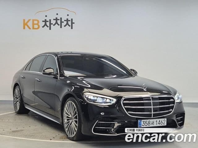 Mercedes-Benz S-Class 2024 — Photo 12/18