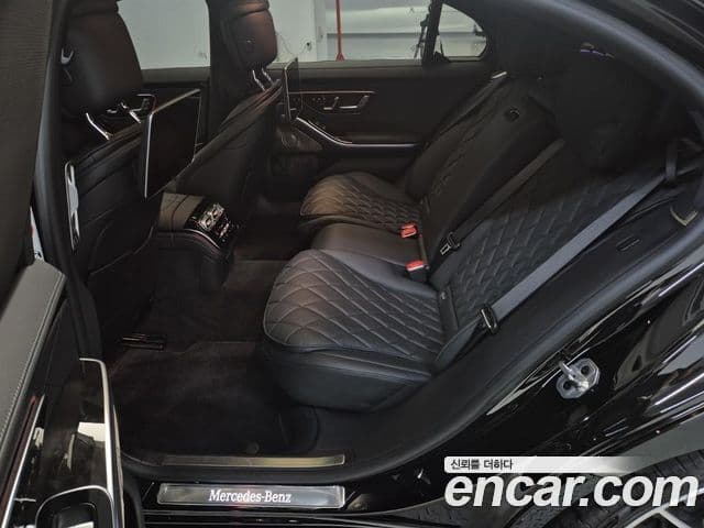Mercedes-Benz S-Class 2024 — Photo 10/18
