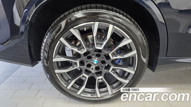BMW X5 2023 — Photo 2/33