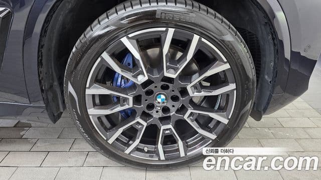 BMW X5 2023 — Photo 23/33