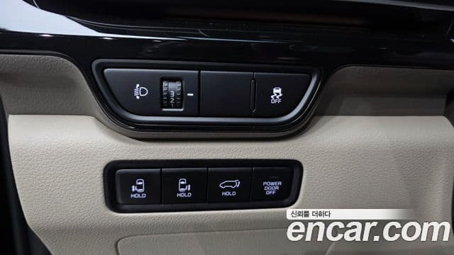 Kia Carnival 2024 — Фото 18/20