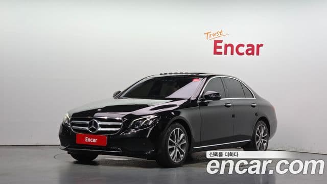 Mercedes-Benz E-Class 2019 — Фото 1/20