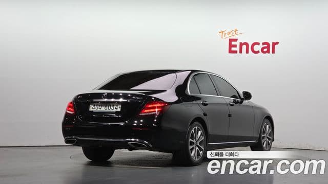 Mercedes-Benz E-Class 2019 — Фото 2/20