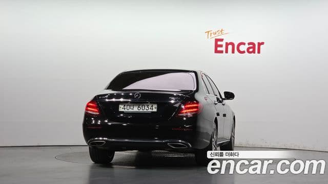 Mercedes-Benz E-Class 2019 — Фото 4/20