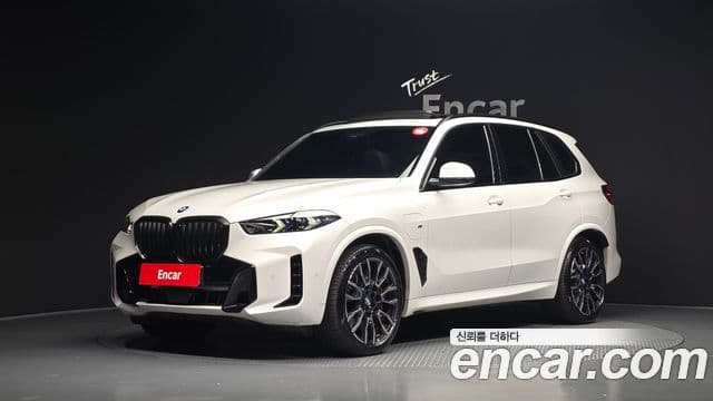 BMW X5 2023 — Photo 23/32
