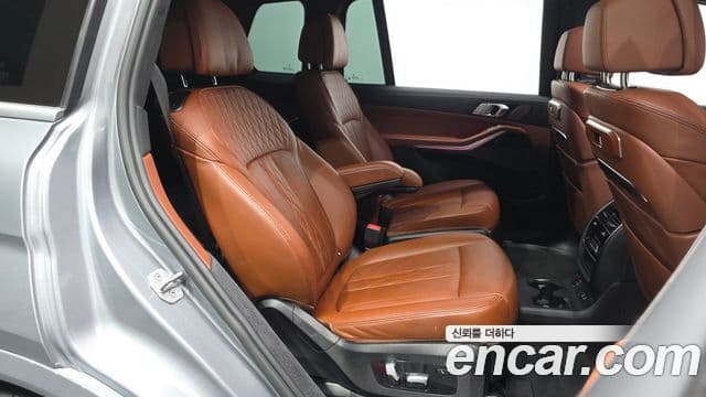 BMW X7 2023 — ფოტო 22/40