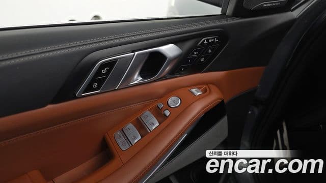 BMW X7 2023 — ფოტო 29/40