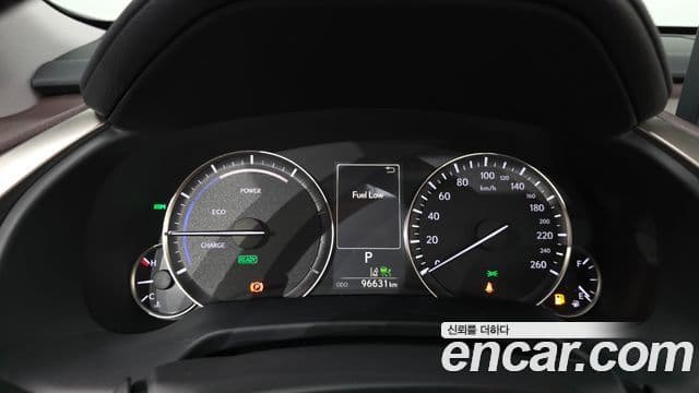 Lexus RX450h 2021 — Photo 18/20